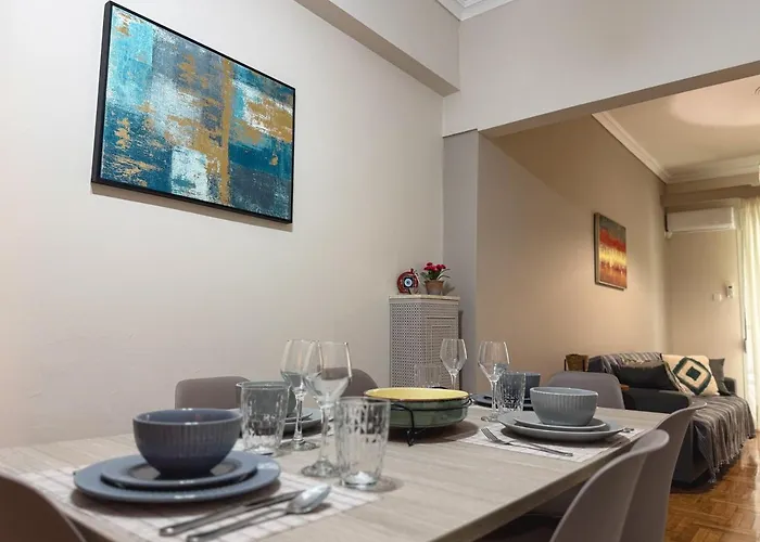 Spacious & Sunny 3Bdr Apartment