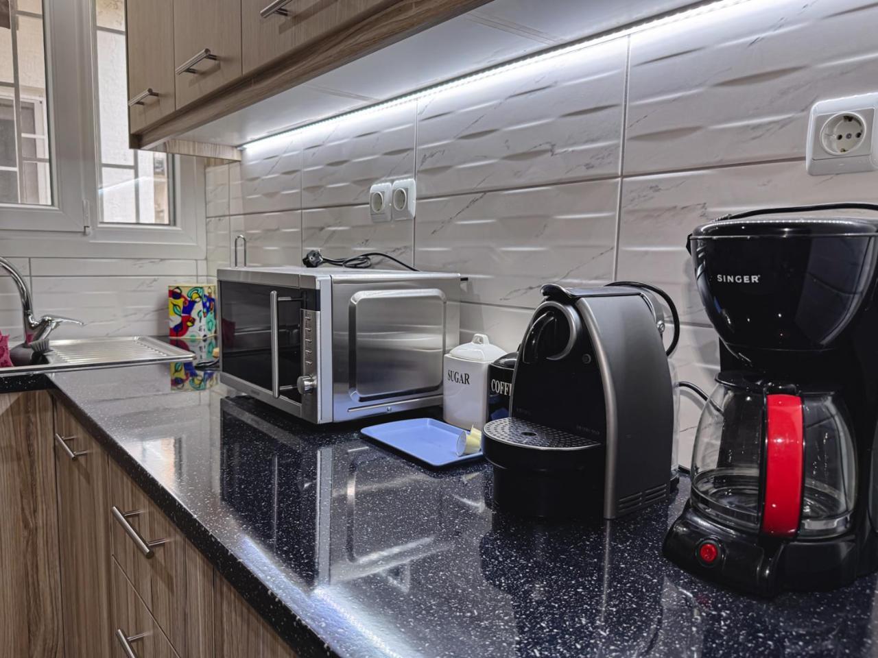 Spacious & Sunny 3bdr Apartament *