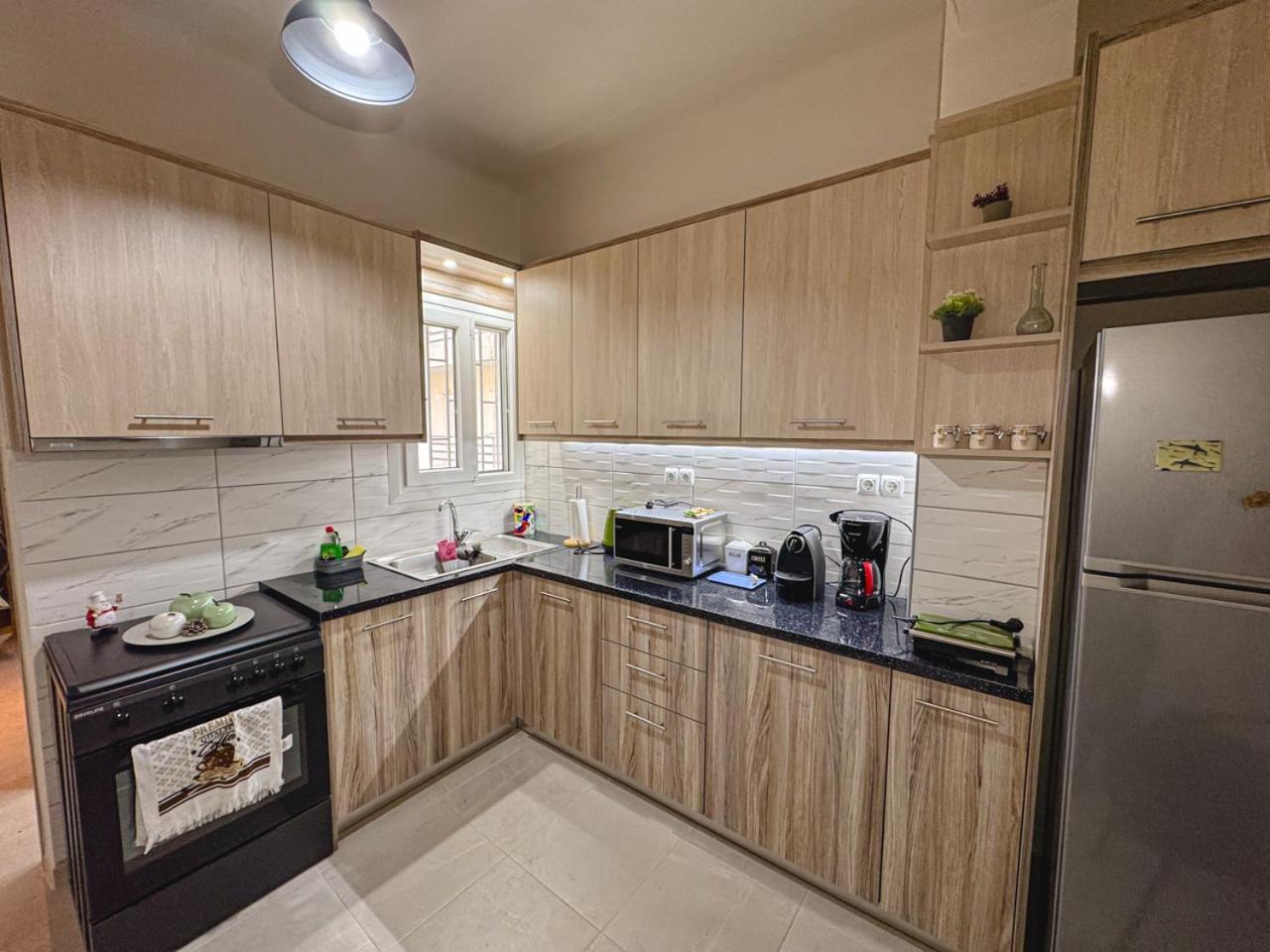 Spacious & Sunny 3bdr Athens